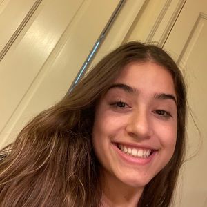 Meet your Posher, Gaby